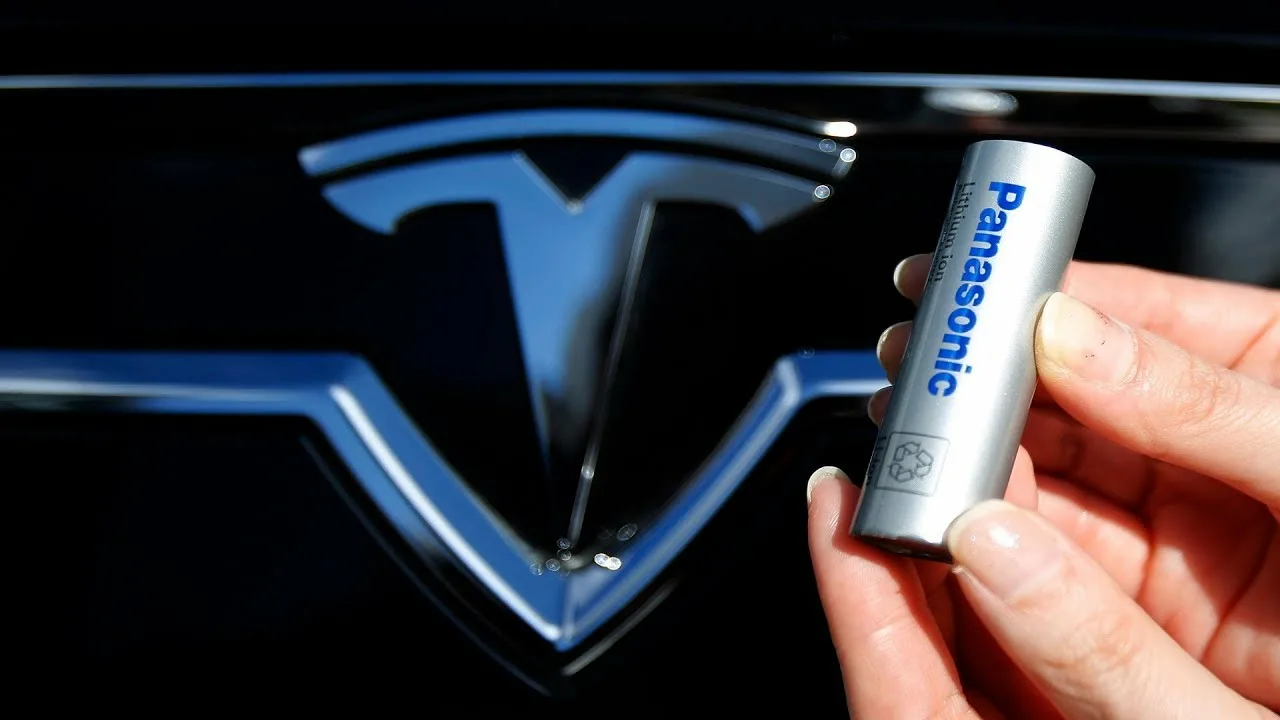 Image of Tesla and the battery