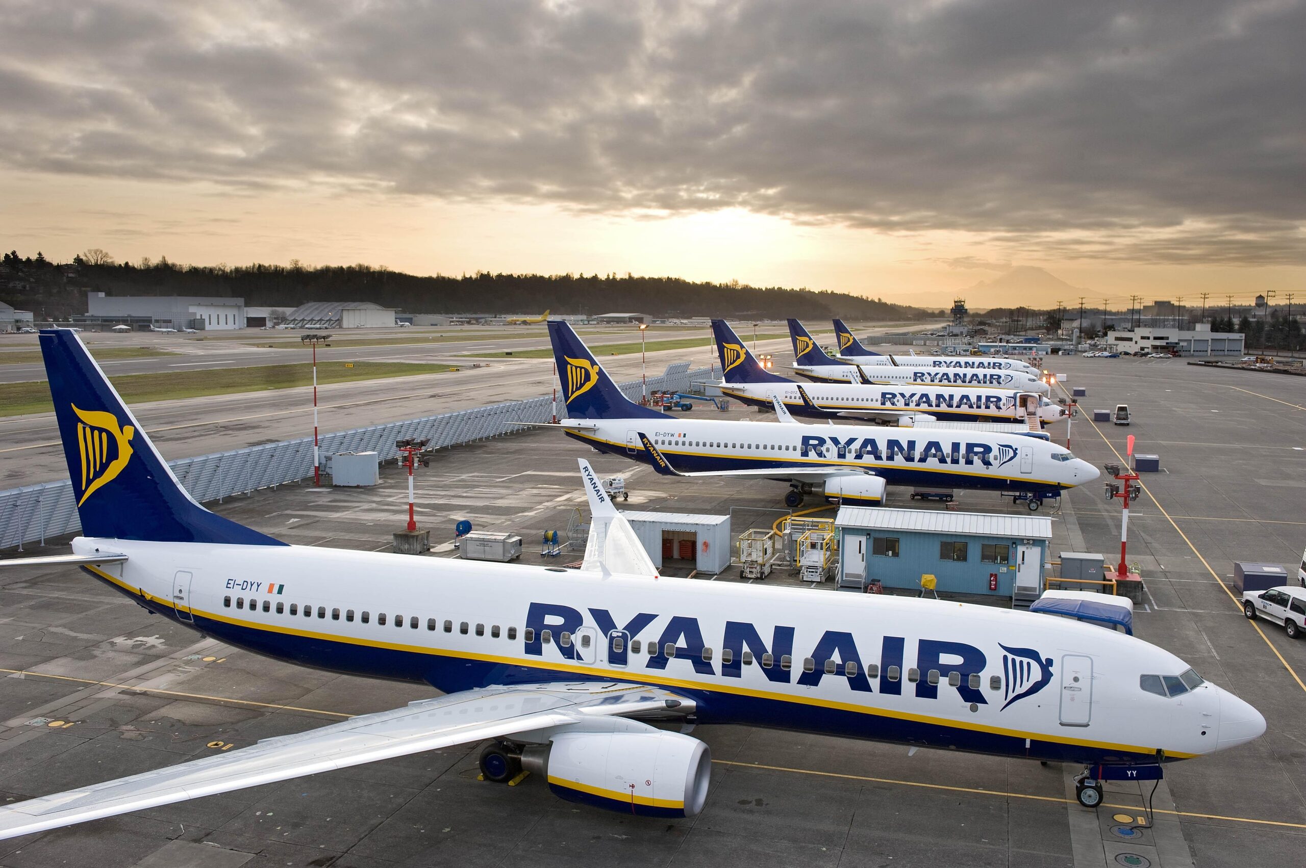 image of a ryanair plane